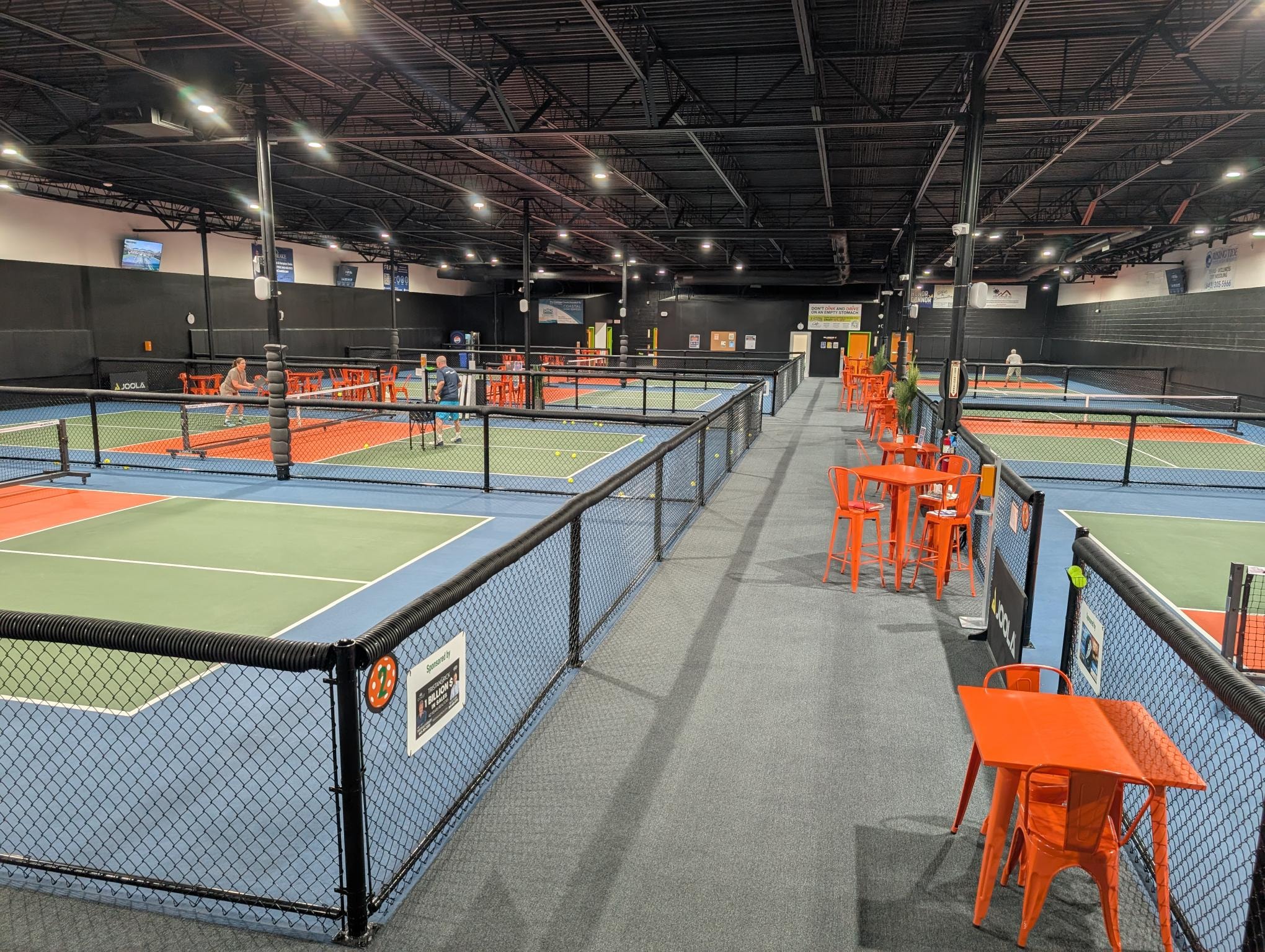 Chain link court dividers installed at Dill Dinkers Pickleball Facility